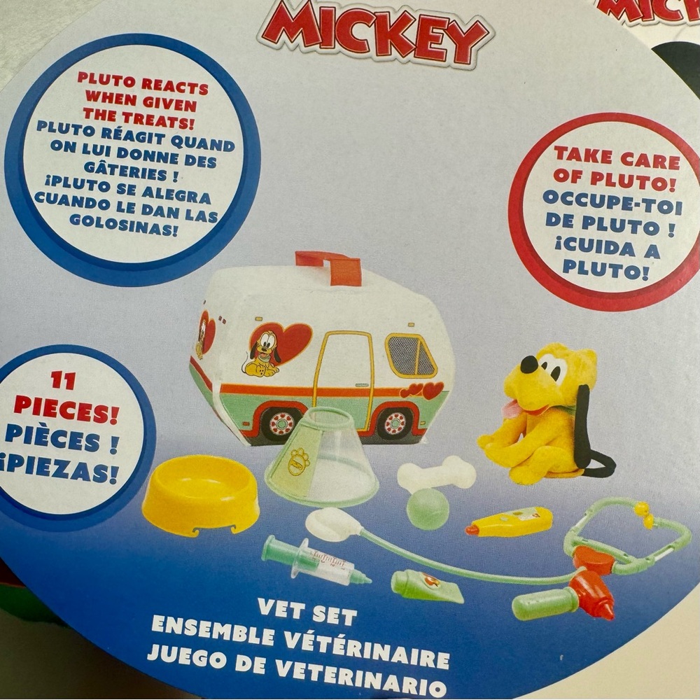 NWT. Disney Pluto Plush Vet Set is an 11-piece play set. Disney Junior - Picture 14 of 16